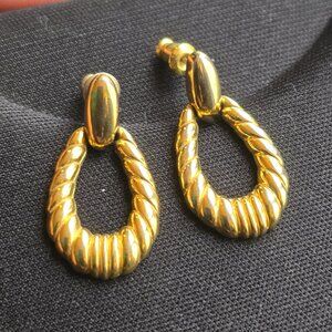 Trifari vintage 80s rope twist goldtone earrings